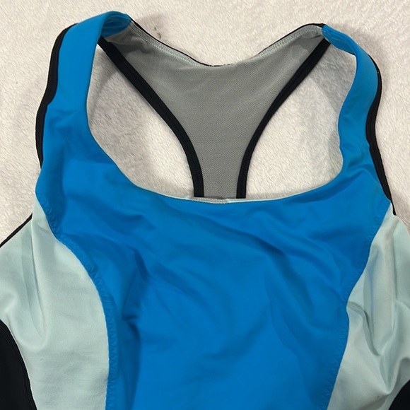 Lululemon Racerback with Sport Bra underneath - Picture 2 of 7